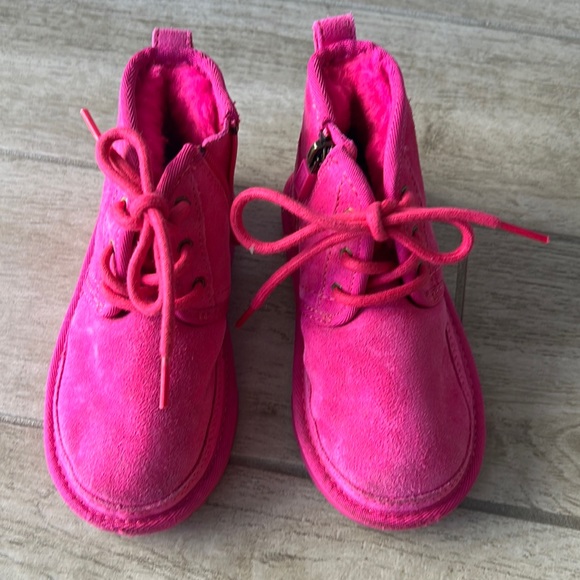 UGG kids neumel II water resistant chukka boot